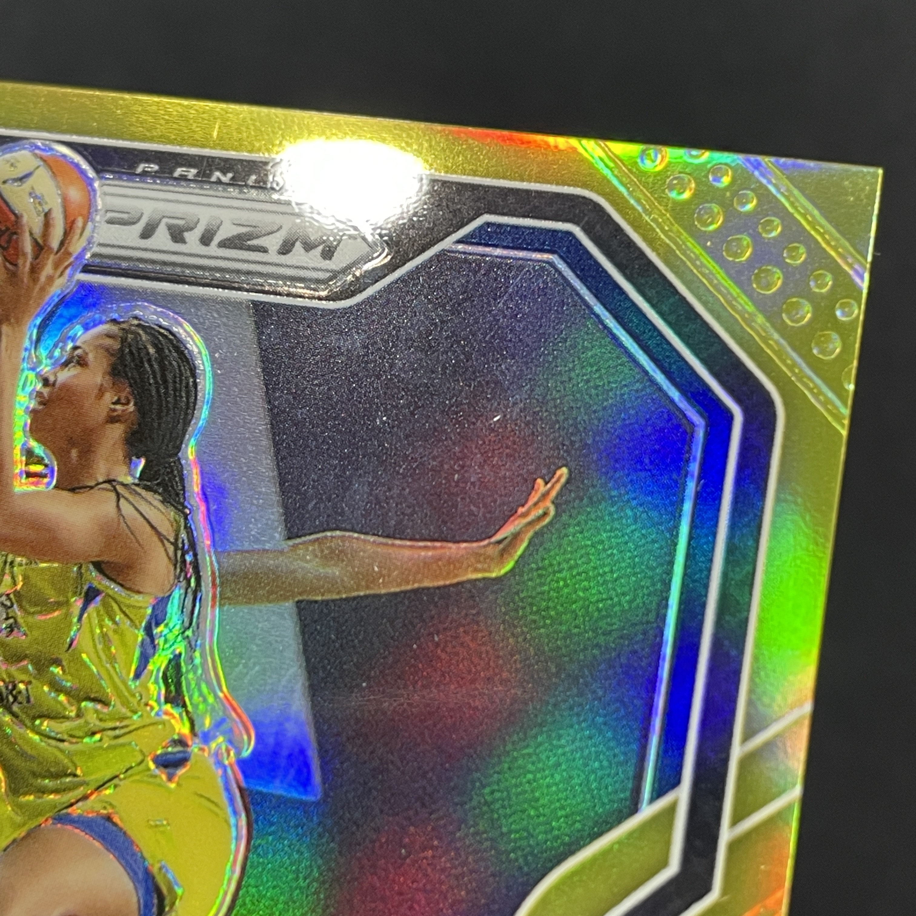 young熊猫 2021 Panini WNBA Prizm Pz Isabelle Harrison 伊莎贝尔 哈里森 达拉斯飞翼 02/10编 正金折 折射 瑕疵如图-纪-20
