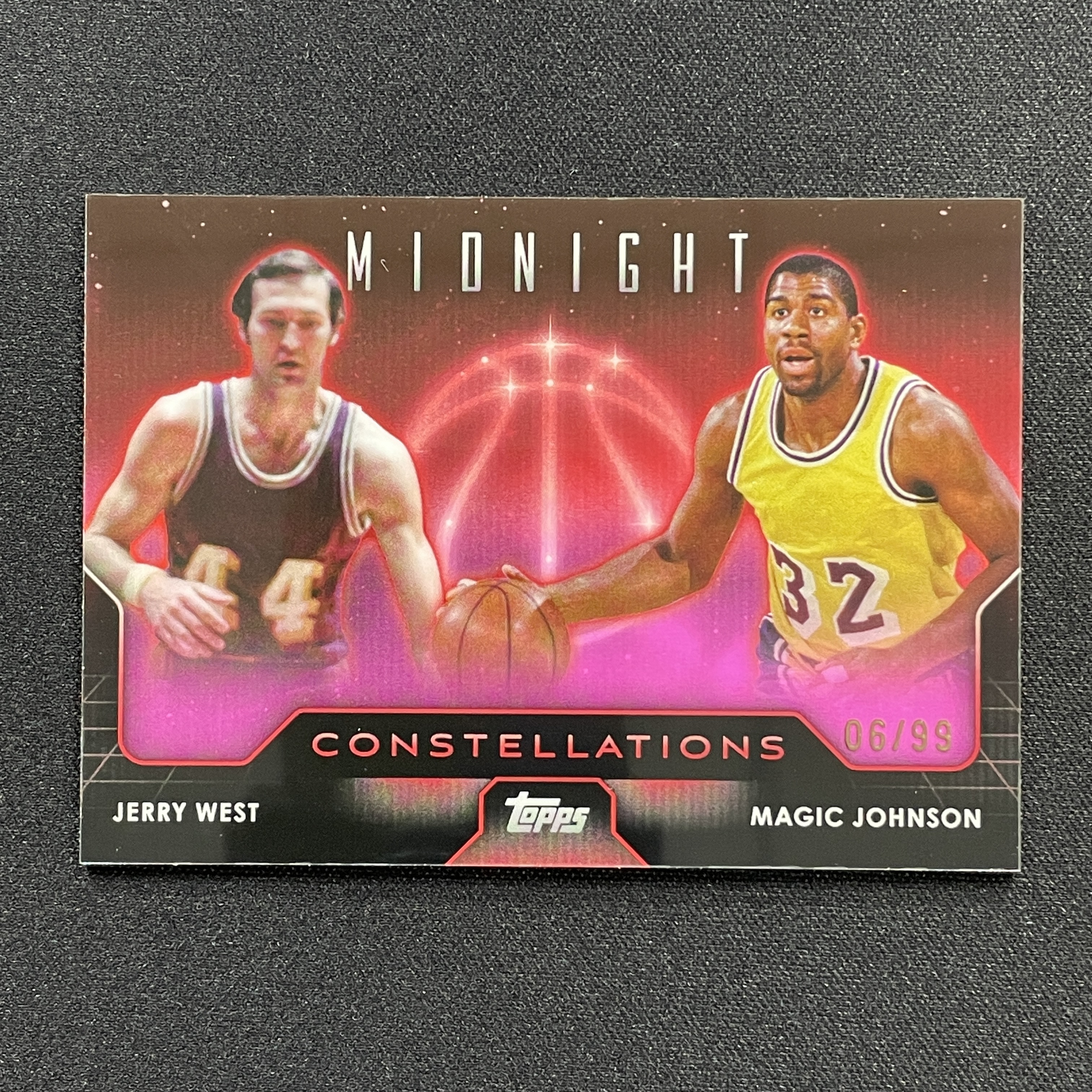 young熊猫 2024 Topps Midnight 午夜 Jerry West/Magic Johnson 杰里 韦斯特 魔术师 约翰逊 湖人 06/99编 双人特卡 折射 瑕疵如图-纪-20