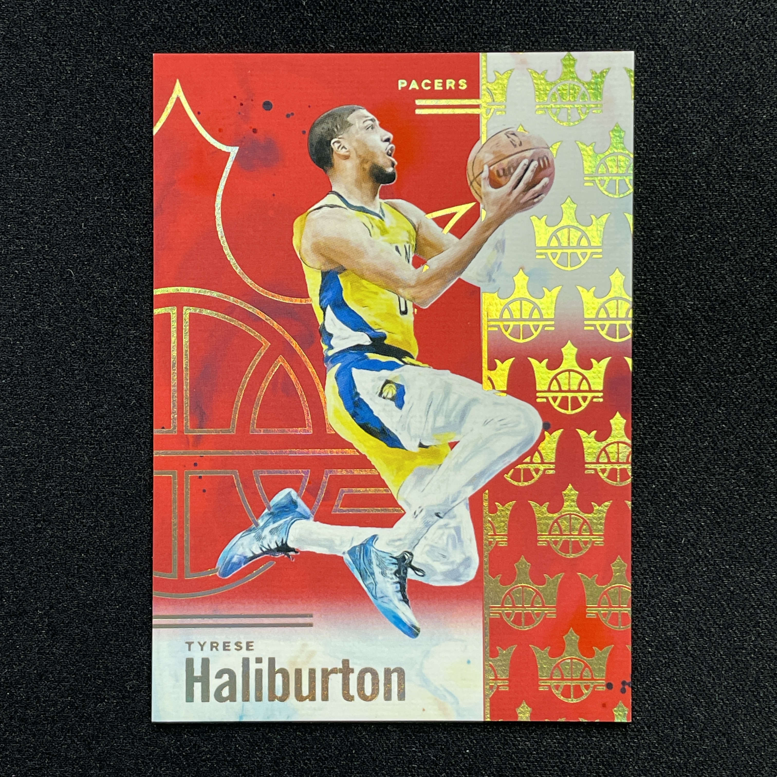 young熊猫 2024-25 Panini Court Kings 油画 Tyrese Haliburton 泰瑞斯 哈里伯顿 步行者 065/149编 红折 特卡-纪-20