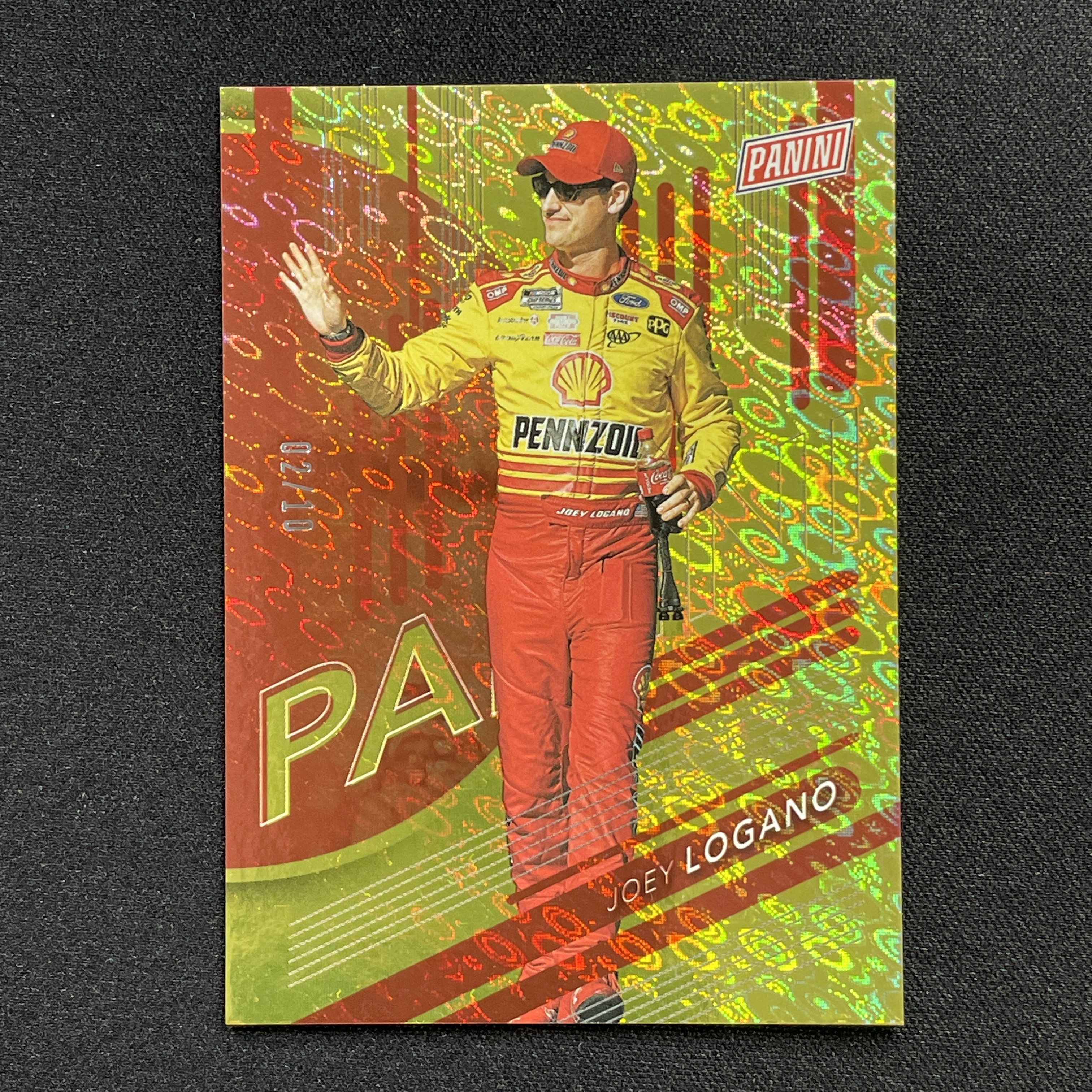 young熊猫 2024 Panini The National 国展包 Joey Logano 乔伊 洛加诺 NASCAR 纳斯卡赛车 02/10编 金折 折射-纪-24