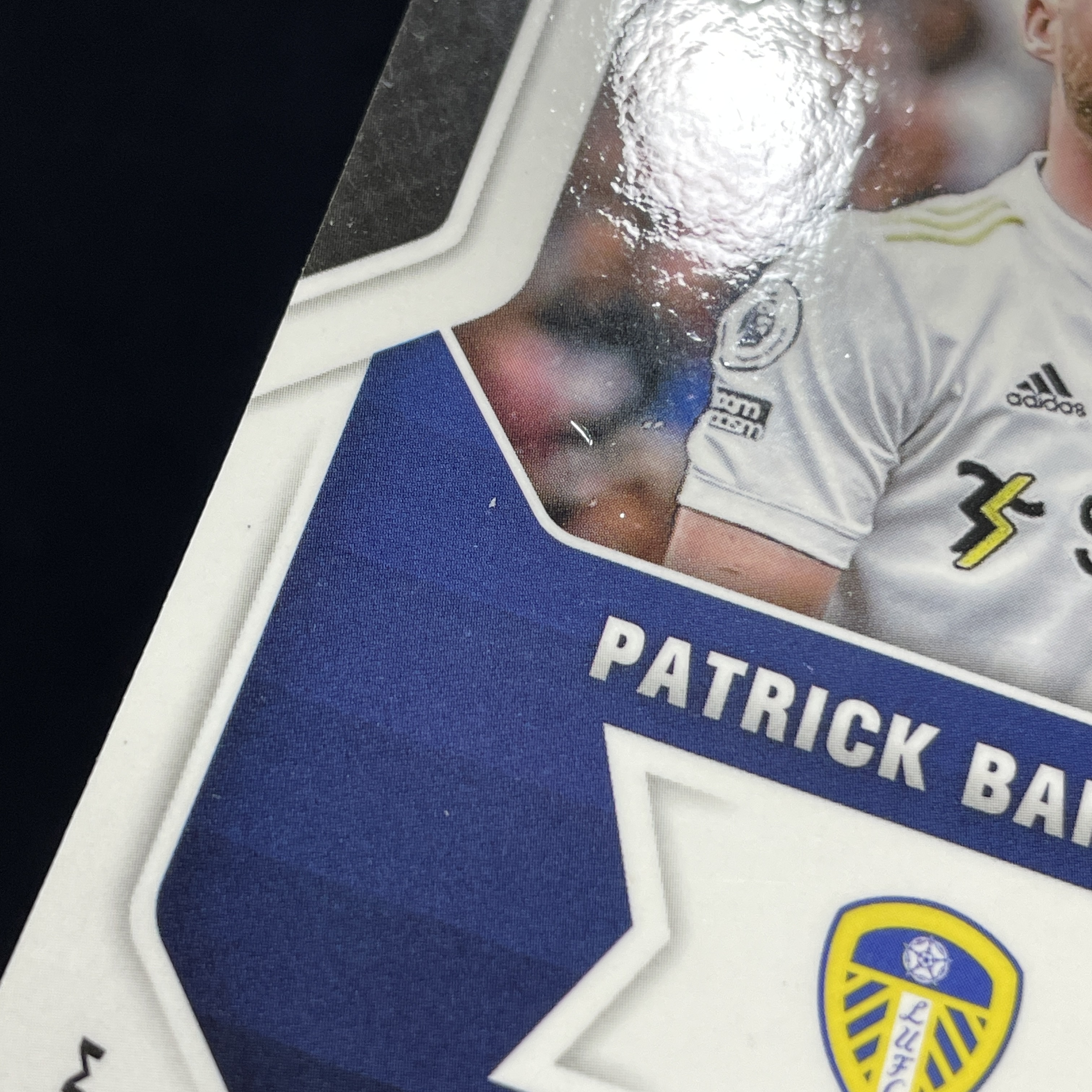 young熊猫 2021-22 Panini Prizm pz Patrick Bamford 帕特里克 班福德 利兹联 签字 09/10编 金脉冲折 折射 瑕疵如图-阳-25